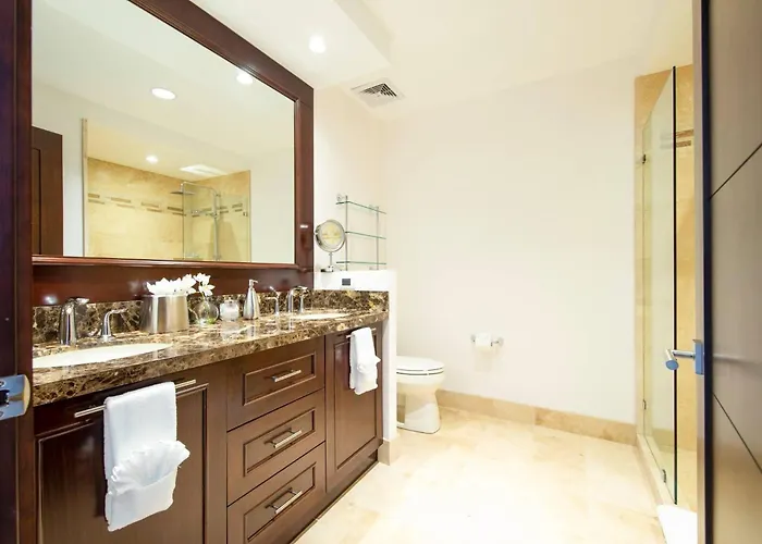 360 Splendor 305 Ocean View Condo- With Breakfast