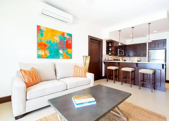 360 Splendor 305 Ocean View Condo- With Breakfast